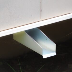 elementi, realizzati in alluminio preverniciato bianco e bianco-grigio