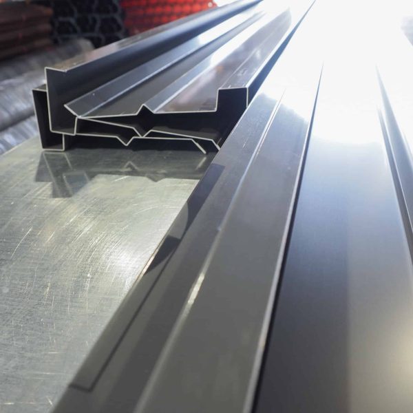 P7250607 Profili e Raccordi per tetti P7250607 Profili e Raccordi per tetti